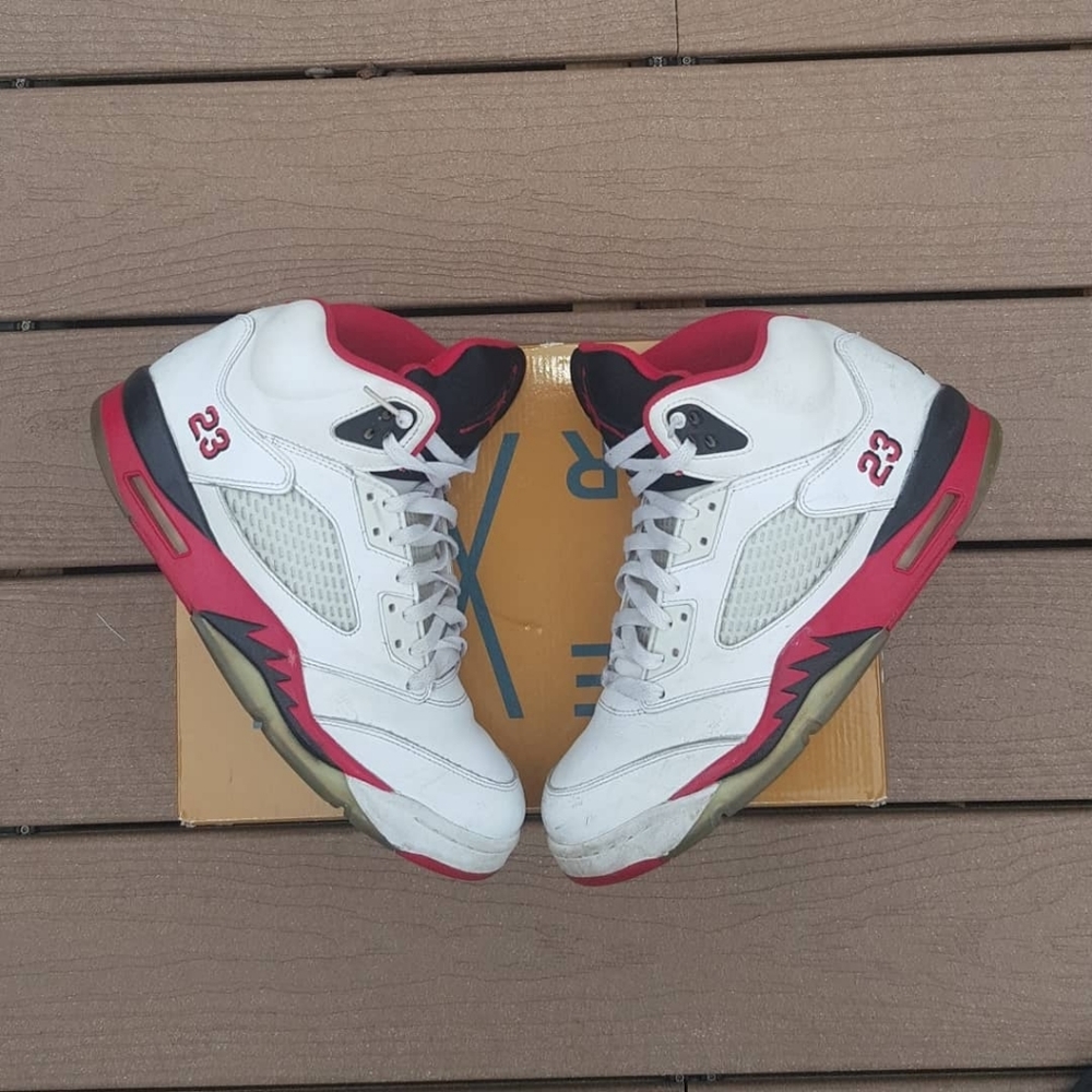Jordan 5 fire red
